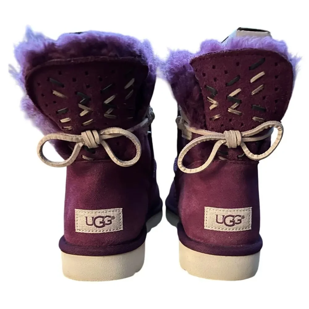 UGG PREOWNED EXCELLENT CONDITION - Purple suede boots lined